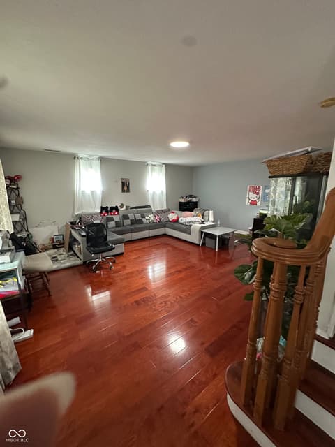 Photo of 910 Angus Way, Indianapolis, IN