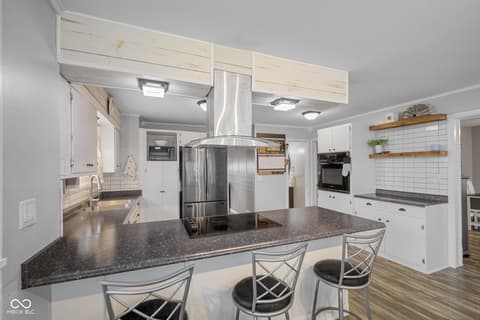 Photo of 108 Lincoln Street, Edinburgh, IN