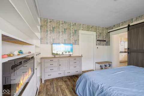 Photo of 108 Lincoln Street, Edinburgh, IN