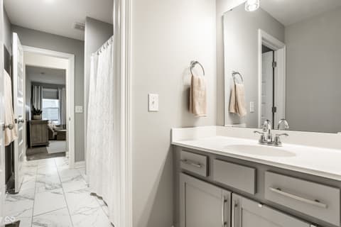 Photo of 11165 Glen Avon Way, Zionsville, IN