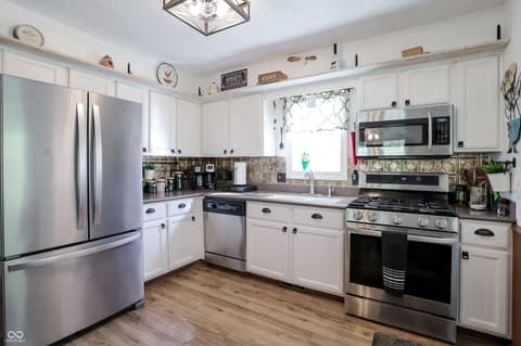 Photo of 12222 Sycamore Drive, Indianapolis, IN