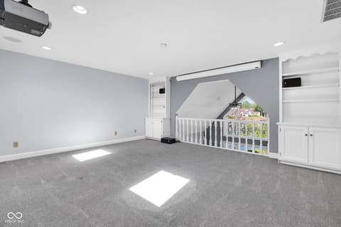 Loft — 5118 Boardwalk Place, Indianapolis, IN