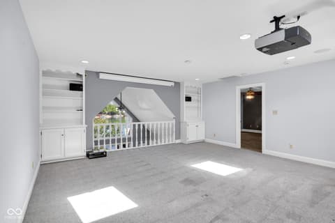 Loft — 5118 Boardwalk Place, Indianapolis, IN