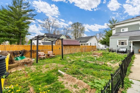 Yard at 409 E Jefferson Street, Crawfordsville, IN