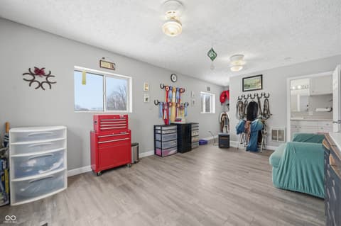 Photo of 121000 Native Trail, Yorktown, IN