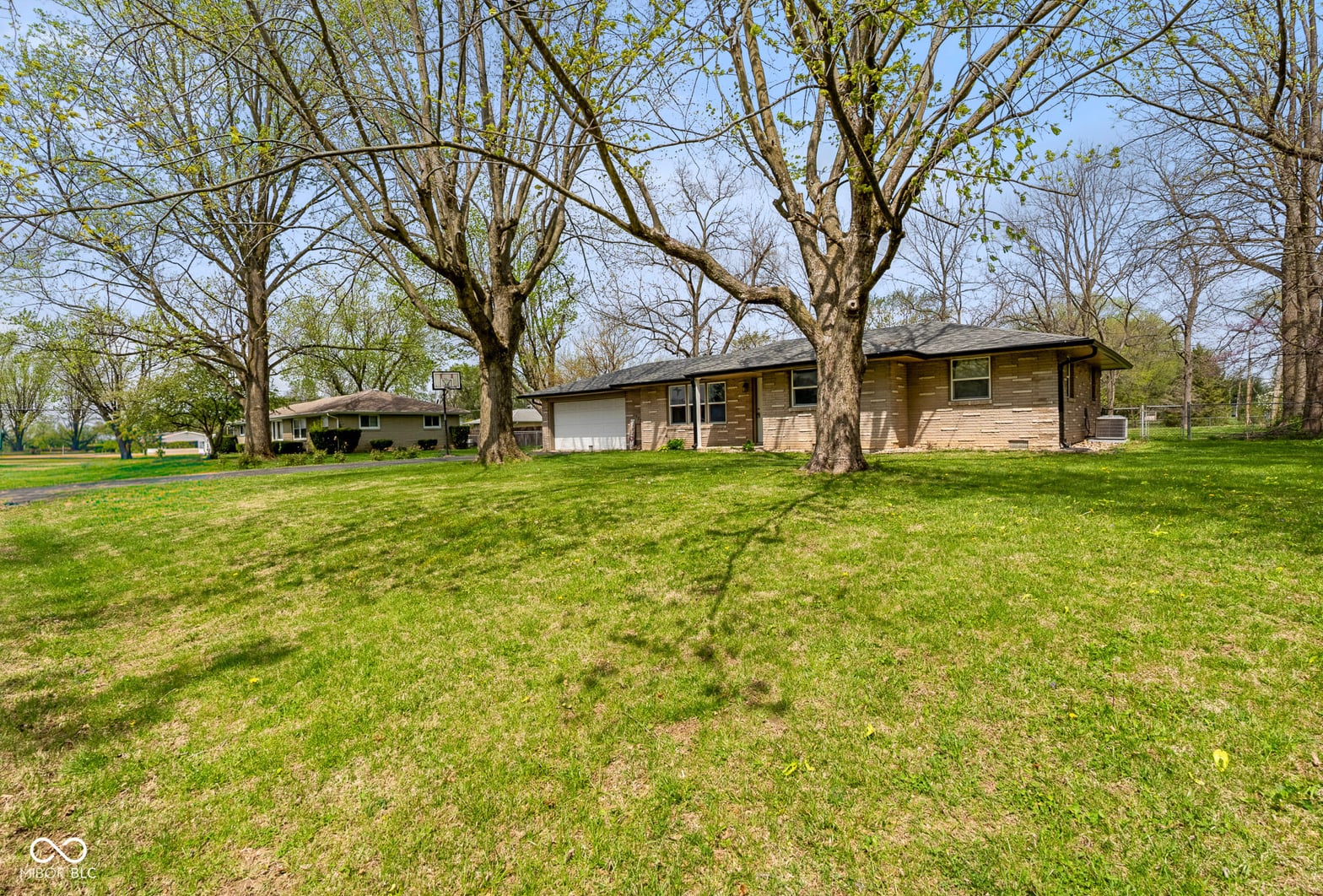 Front exterior at 922 Slack Drive, Anderson, IN