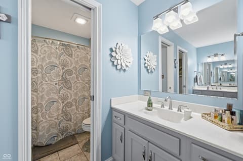 Photo of 6408 Bentworth Way, Indianapolis, IN