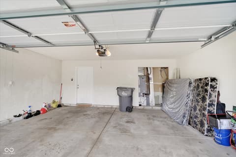 Garage at 11103 Waterfield Place, Indianapolis, IN