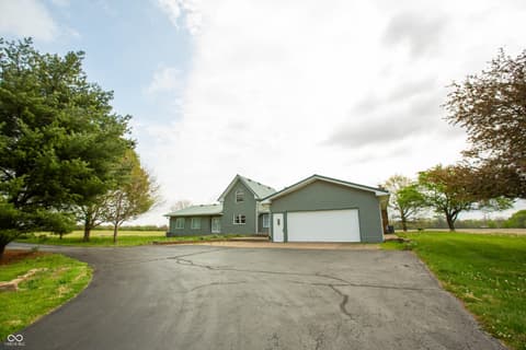 Photo of 8335 N 750 W, Fairland, IN