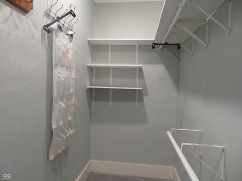 Walk In Closets — 401 N Harrison Street, Alexandria, IN