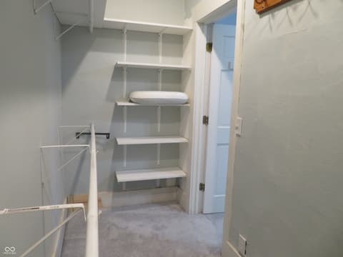Walk In Closets — 401 N Harrison Street, Alexandria, IN