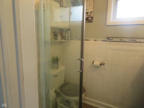 Bathroom at 401 N Harrison Street, Alexandria, IN