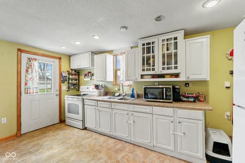 Photo of 903 1/2 S Pleasant Street, Edinburgh, IN