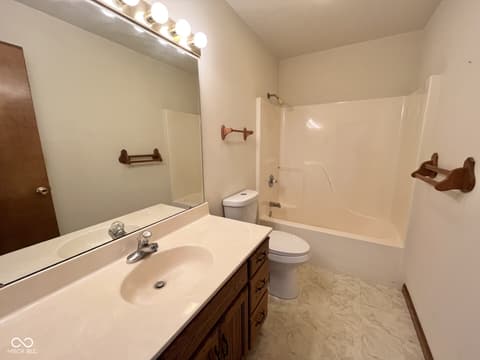 Photo of 823 Freedom Drive, Seymour, IN