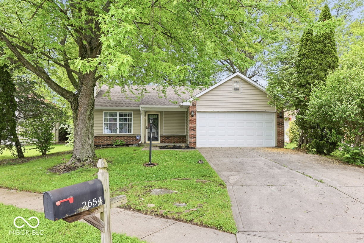 Photo of 2654 Cooper Pointe Circle, Indianapolis, IN