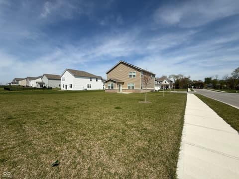 Yard at 1485 Covington Boulevard, Franklin, IN