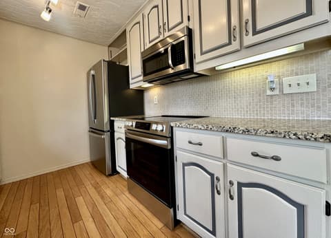 Photo of 1030 Stratford Hall Street, Indianapolis, IN