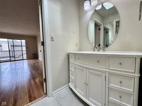 Photo of 1030 Stratford Hall Street, Indianapolis, IN