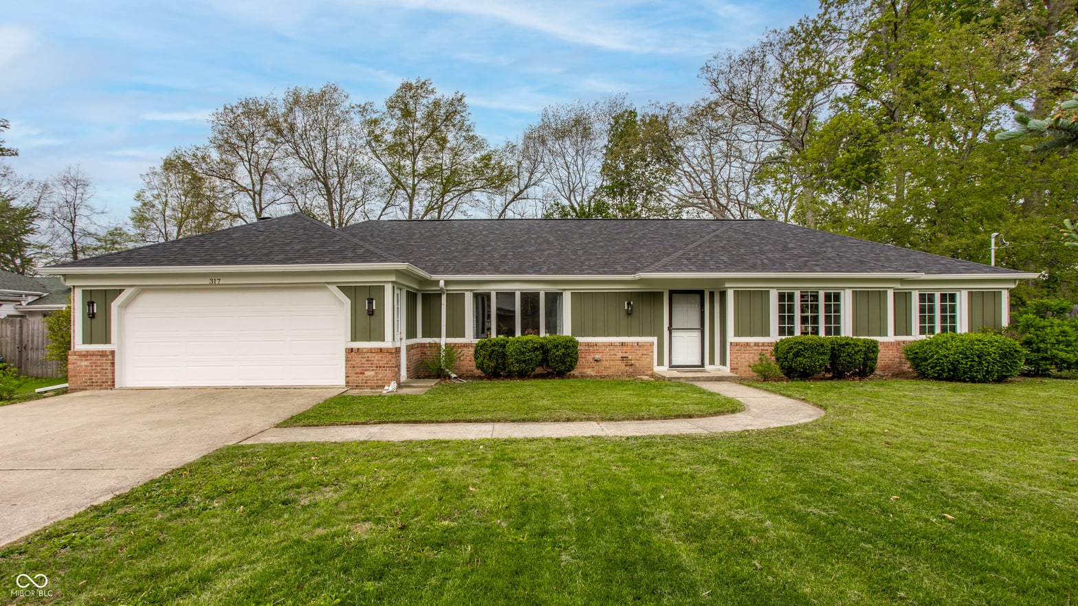 Photo of 317 N Red Bud Lane, Muncie, IN