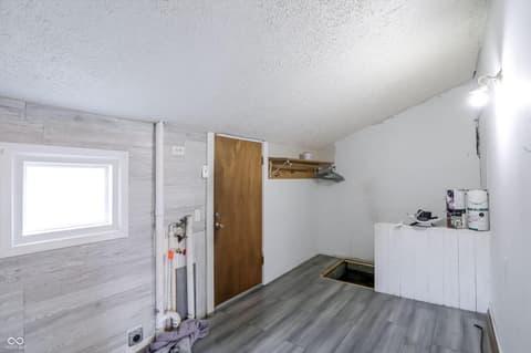 Laundry room at 107 1st Street, Shelbyville, IN
