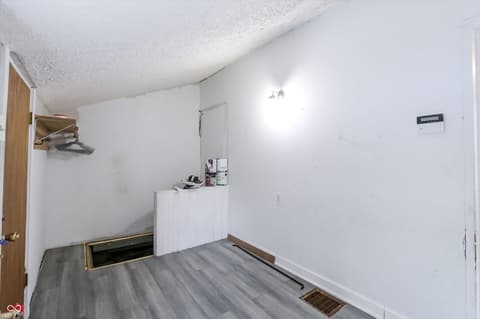 Laundry room at 107 1st Street, Shelbyville, IN