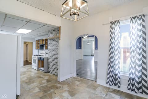 Foyer at 107 1st Street, Shelbyville, IN