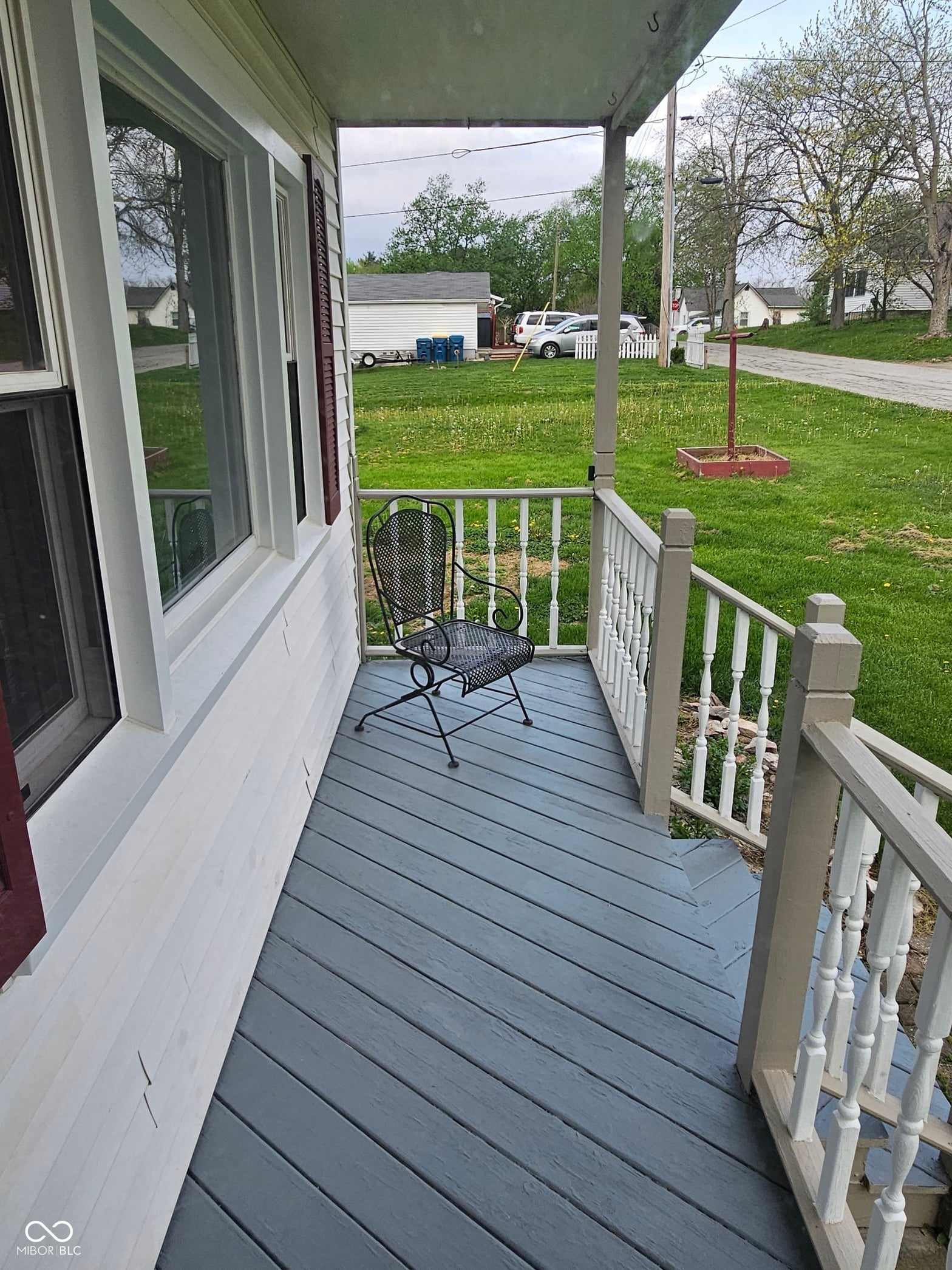 Outdoor living area at 100 S Blake Street, Sheridan, IN