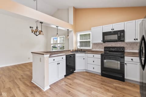 Photo of 10635 Chesapeake Drive N, Indianapolis, IN