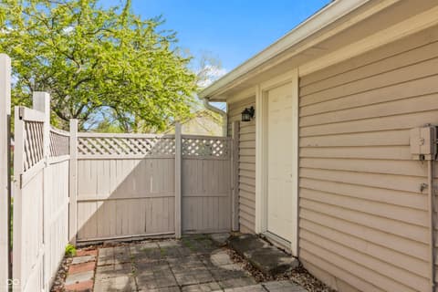 Photo of 10635 Chesapeake Drive N, Indianapolis, IN