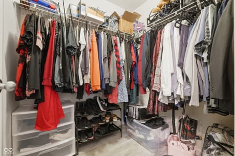 Walk In Closets — 3526 Shepperton Boulevard, Indianapolis, IN