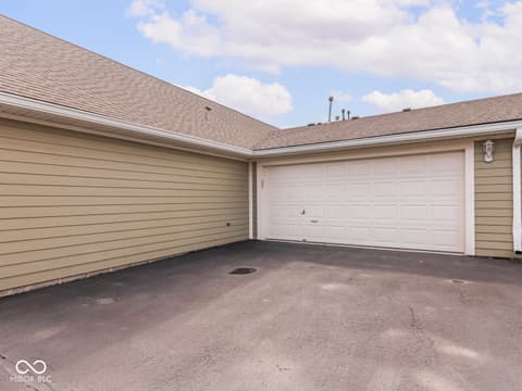 Photo of 7404 Chapel Villas Drive, Indianapolis, IN