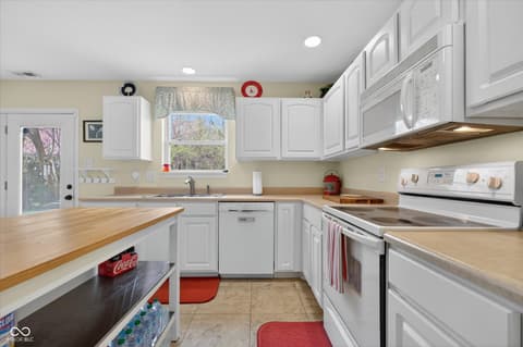 Kitchen at 15941 Concert Way, Noblesville, IN