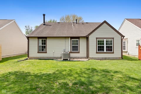 Photo of 9760 River Oak Lane E, Fishers, IN