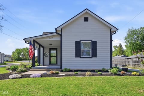 Front exterior at 212 E Madison Avenue, Pendleton, IN