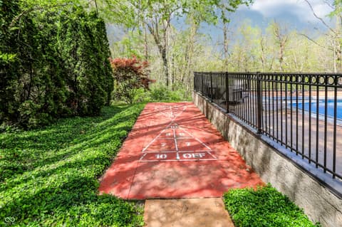 Photo of 4826 E County Road 100 S, Avon, IN