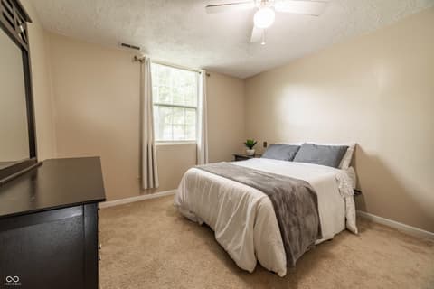Photo of 8566 Buckingham Drive, Columbus, IN