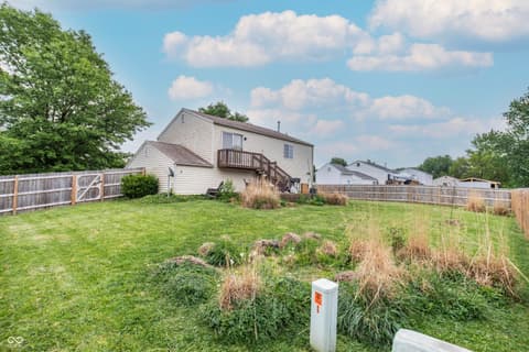Photo of 8566 Buckingham Drive, Columbus, IN