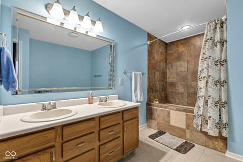 Photo of 10255 Lothbury Circle, Fishers, IN