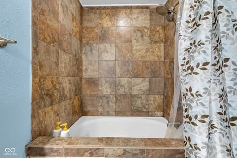 Photo of 10255 Lothbury Circle, Fishers, IN