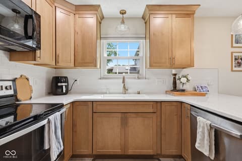 Kitchen at 624 Colbarn Drive, Fishers, IN
