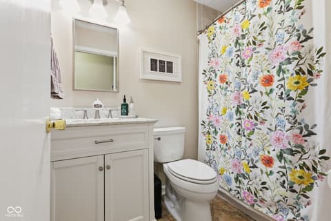 Bathroom at 624 Colbarn Drive, Fishers, IN