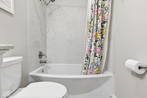 Bathroom at 624 Colbarn Drive, Fishers, IN