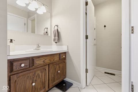 Primary bathroom at 624 Colbarn Drive, Fishers, IN