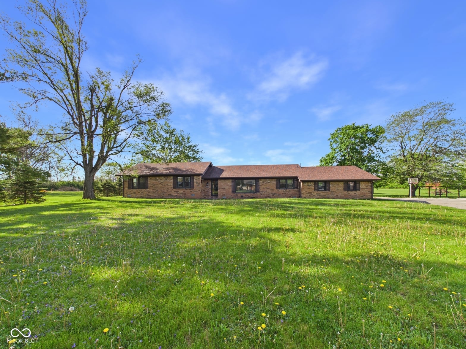 Front exterior at 2951 E Cross Street, Anderson, IN
