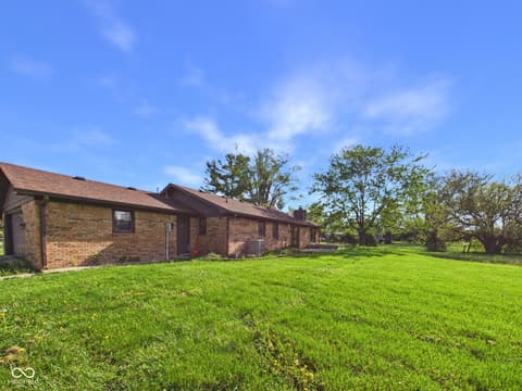 Side exterior at 2951 E Cross Street, Anderson, IN