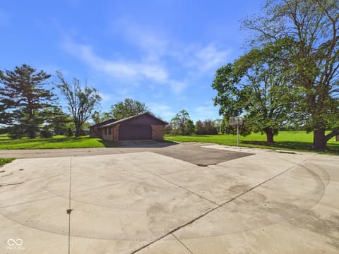 Side exterior at 2951 E Cross Street, Anderson, IN
