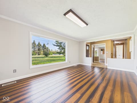 Living room at 2951 E Cross Street, Anderson, IN