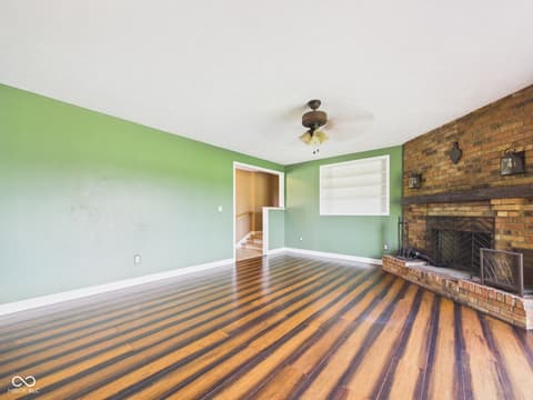 Living room at 2951 E Cross Street, Anderson, IN