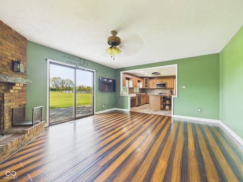 Living room at 2951 E Cross Street, Anderson, IN