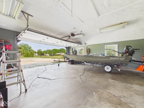 Garage at 2951 E Cross Street, Anderson, IN
